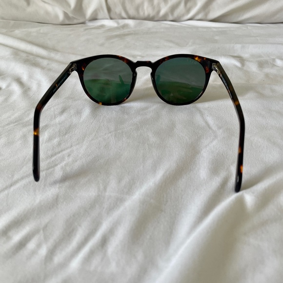 🕶 DIFF pink mirror sunglasses 🕶 - Picture 7 of 7